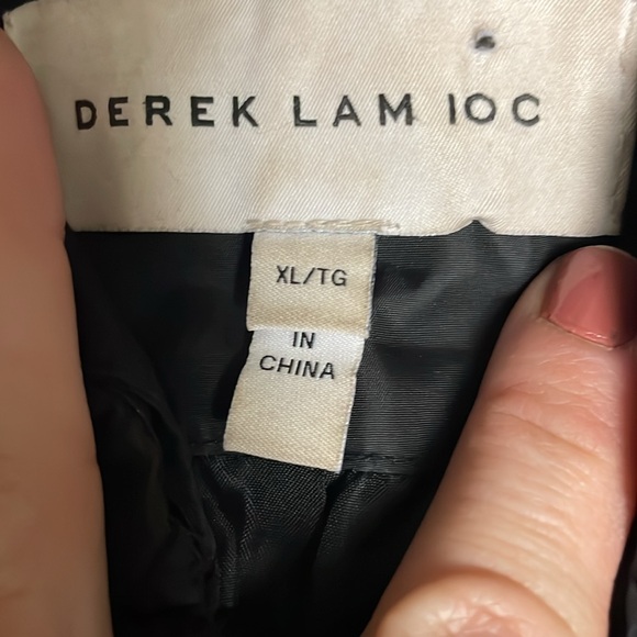 Derek lam puffer jacket with zip sides and 4 pocket front - Picture 2 of 12